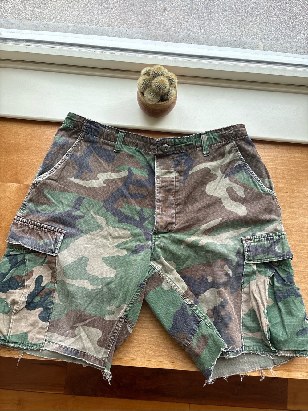 Cool Camouflage Cargo Men’s Shorts - Green Camo Military Issue Cut-Offs - Picture 12 of 13